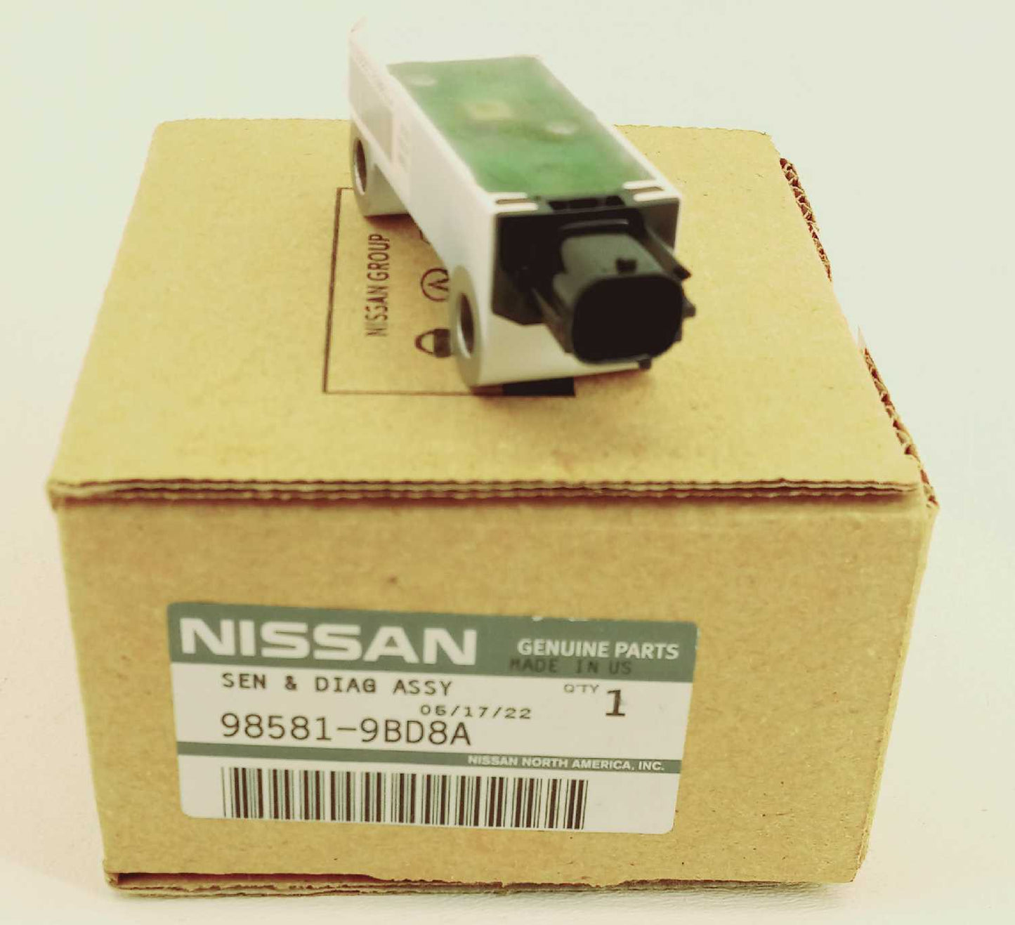 New OEM genuine Nissan Front Center Airbag Impact Sensor 98581-9BD8A – 2011-2015 Frontier Xterra Pathfinder