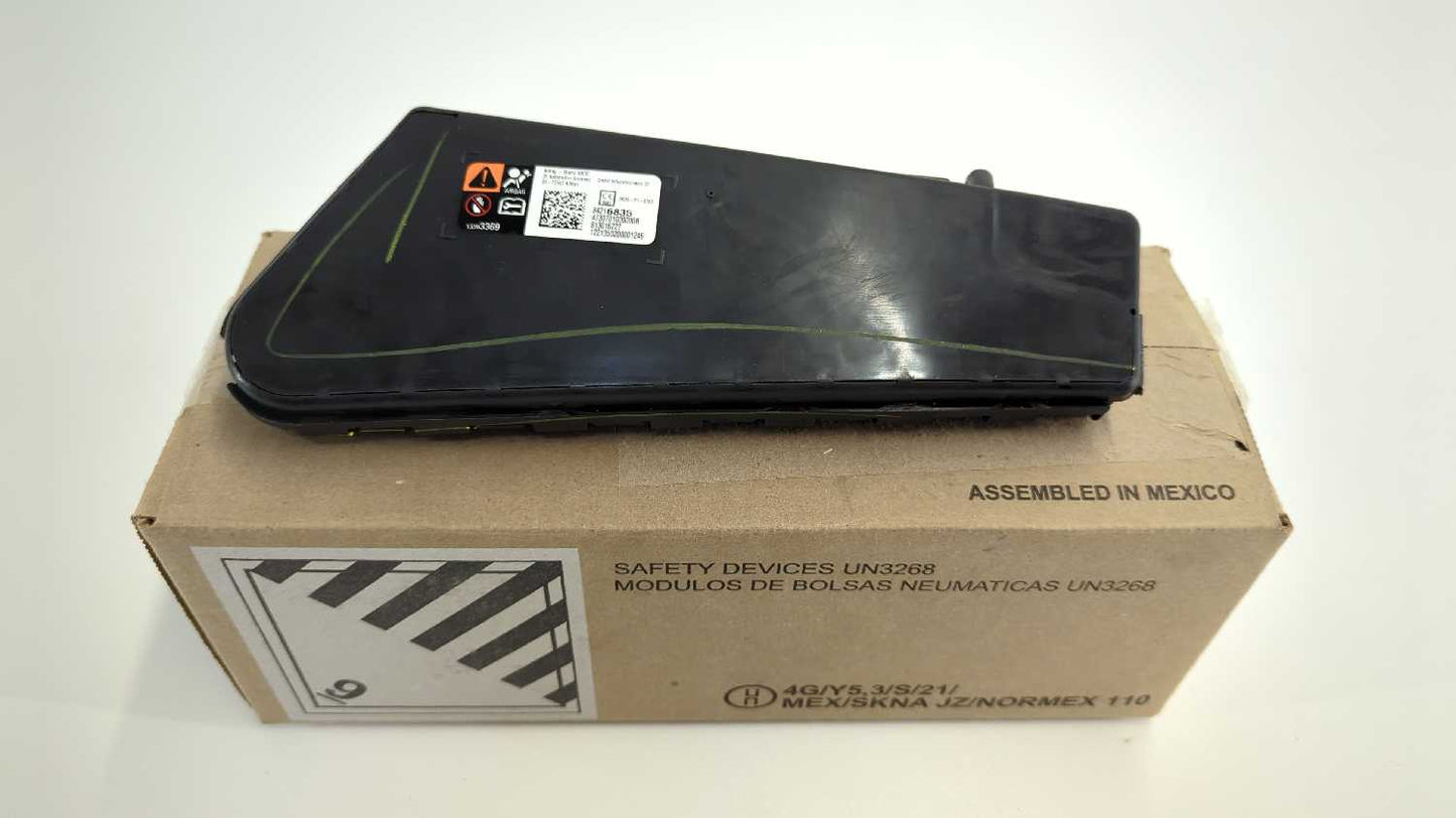 New OEM GM Seat Side Airbag OEM GM 84216835 2017-2025 Enclave XT5 Traverse Enclave Blazer RH genuine