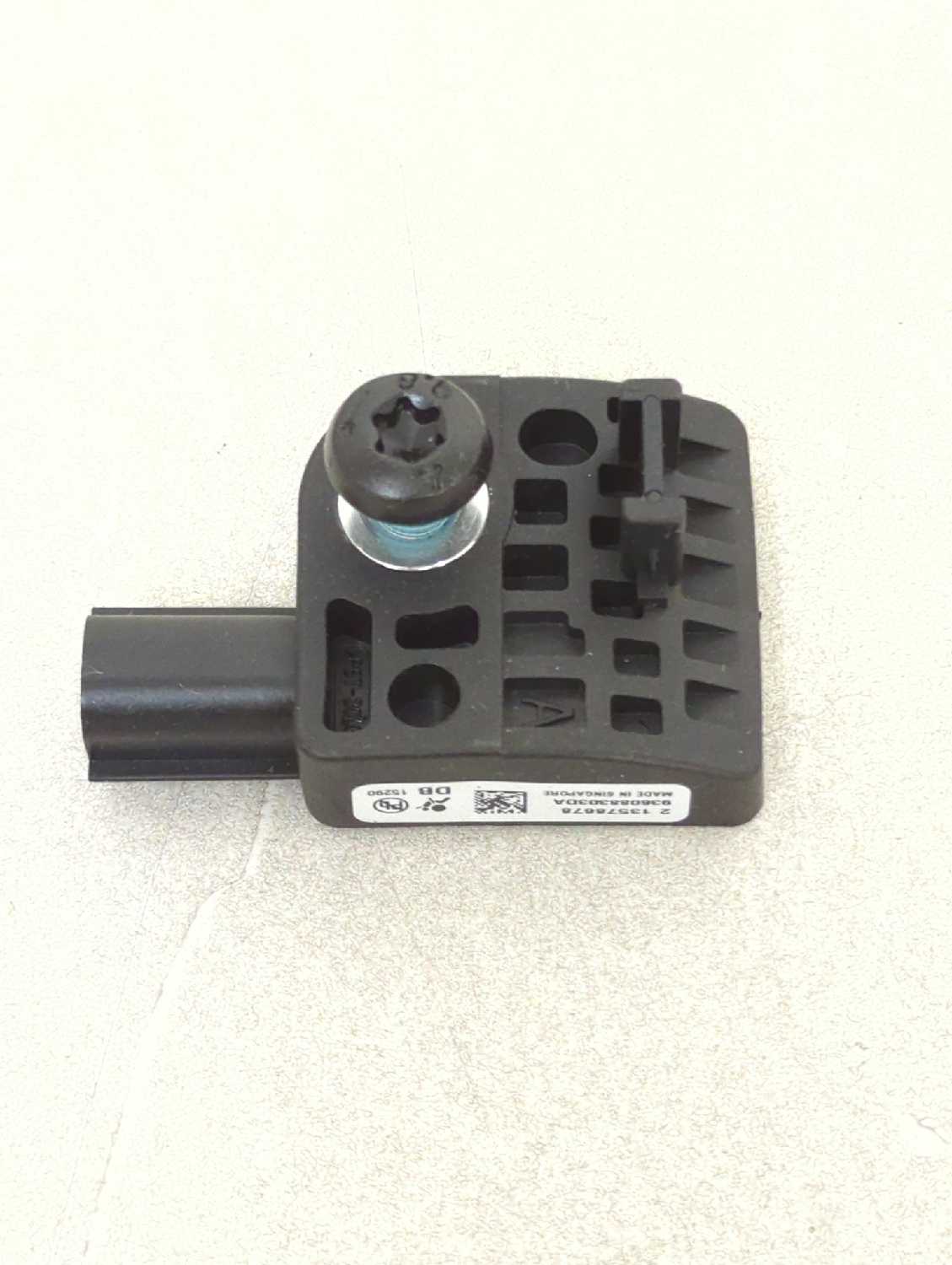 New OEM Genuine GM Side Impact Airbag Sensor 13578678 2013-2019 Silverado Tahoe Escalade Corvette new in box