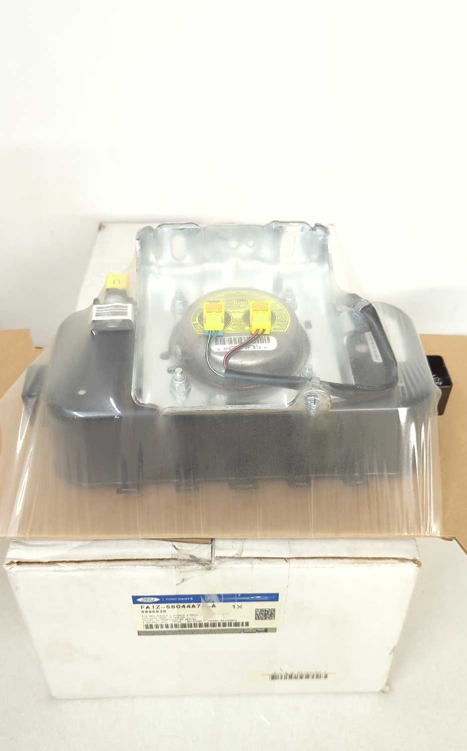 New OEM Ford Passenger Dash Airbag FA1Z-58044A74-A – 2016-2020 Lincoln MKX Nautilus Right Side genuine