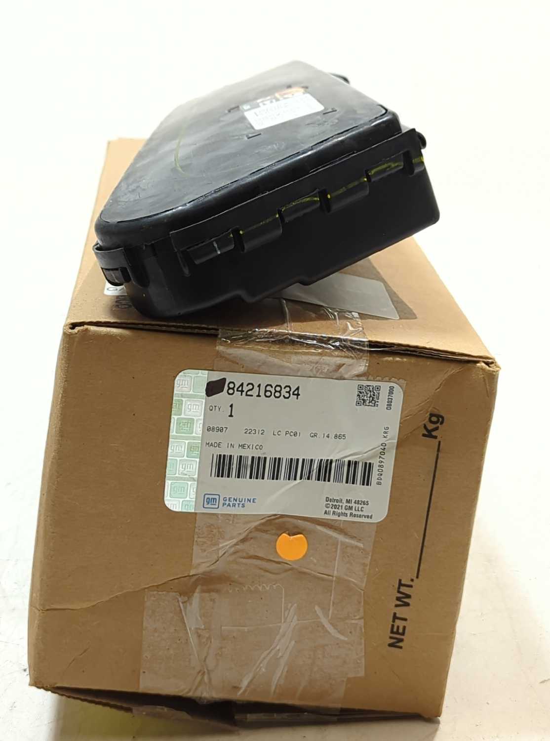 New OEM GM Seat Side Airbag OEM GM 84216834 2017-2025 Enclave XT5 Traverse Enclave Blazer LH genuine