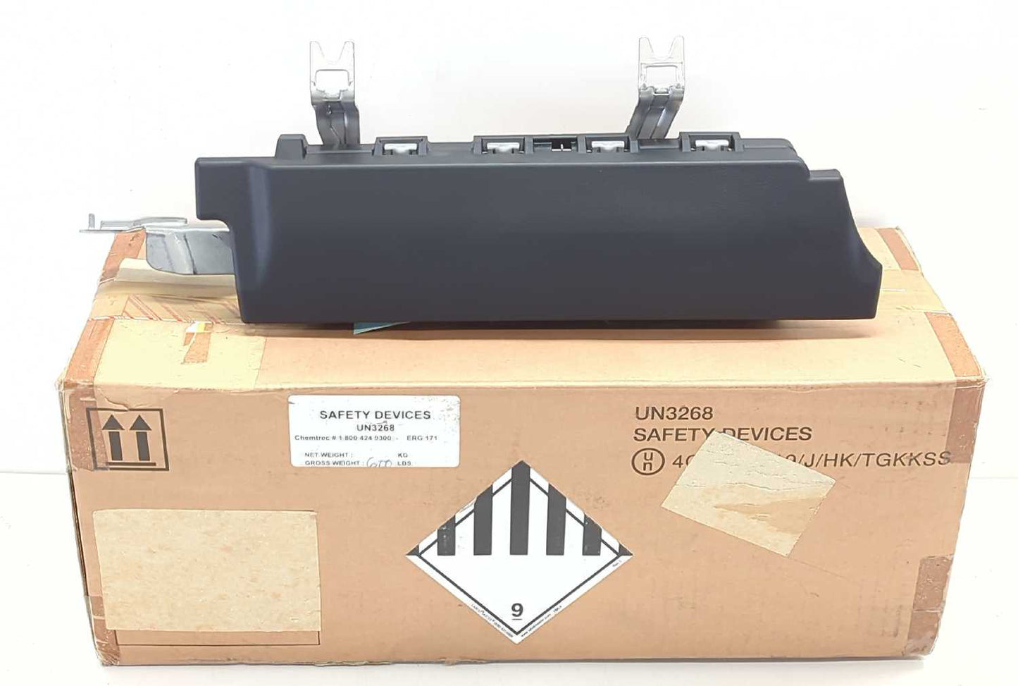 New OEM Genuine Mazda RH Passenger Knee Air Bag 2019 2020 2021 2022 2023 3 Mazda3 BDGF57KT0D new in box