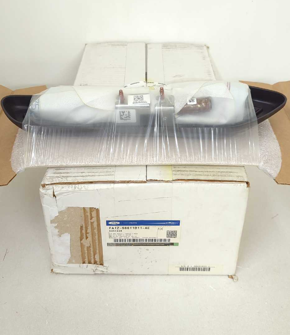 New OEM Ford Driver Side Seat Airbag FA1Z-58611D11-AE LH Front 2016 2017 2018 Lincoln MKX new in boix