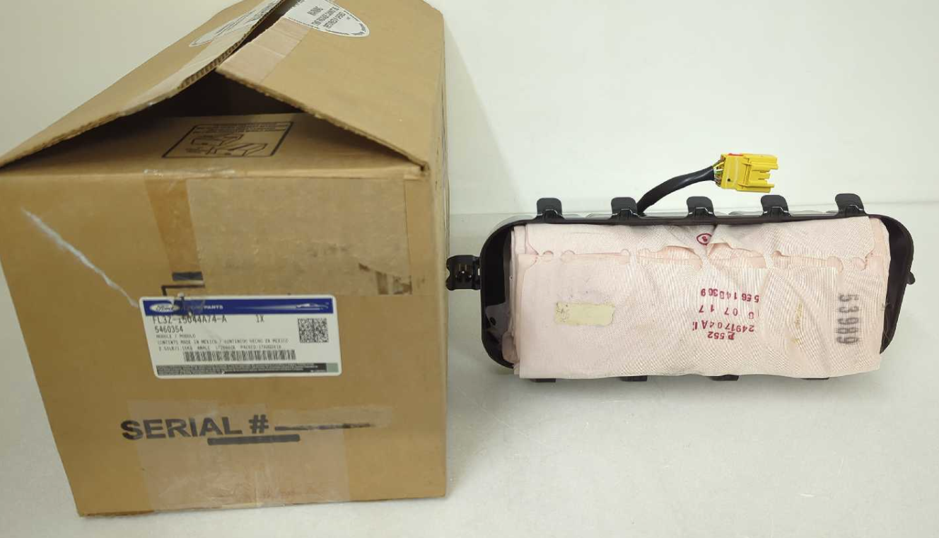 New OEM Genuine Ford RH Passenger Dash Airbag FL3Z-15044A74-A 2015-2017 F-150