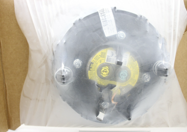 New OEM Genuine Jaguar Airbag Steering Wheel Air Bag Module Black 2017-2019 XE XF 2.0 black T2H33073PVJ new in box